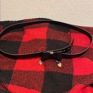 Selling a black/gold belt